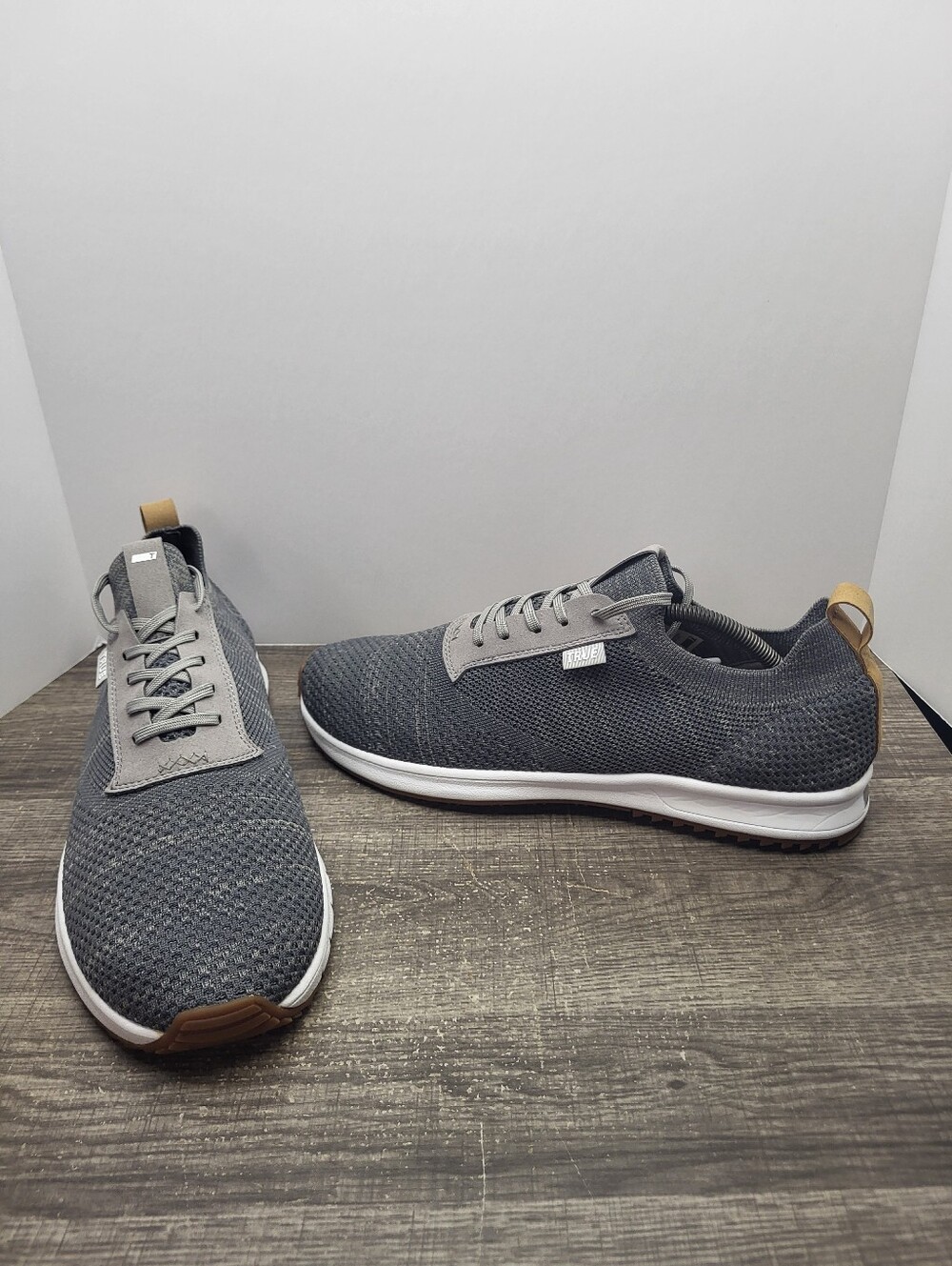 True Linkswear All Day Knit II Men's Size 13 Gray Spikeless Golf Shoes